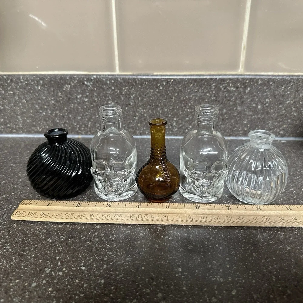 Mini Apothecary Bottle Set – Skull Vodka, Amber Glass, Ribbed & Swirl Bud Vases‎